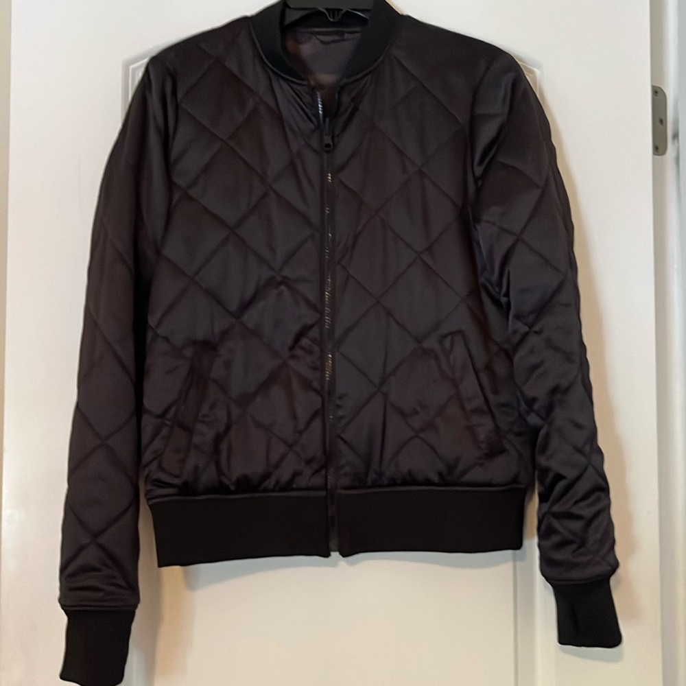 NWT Blanc Noir quilted, reversible bomber jacket. Size Small.